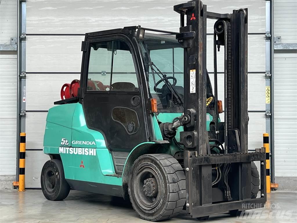 Mitsubishi FG 55 N LPG trucks