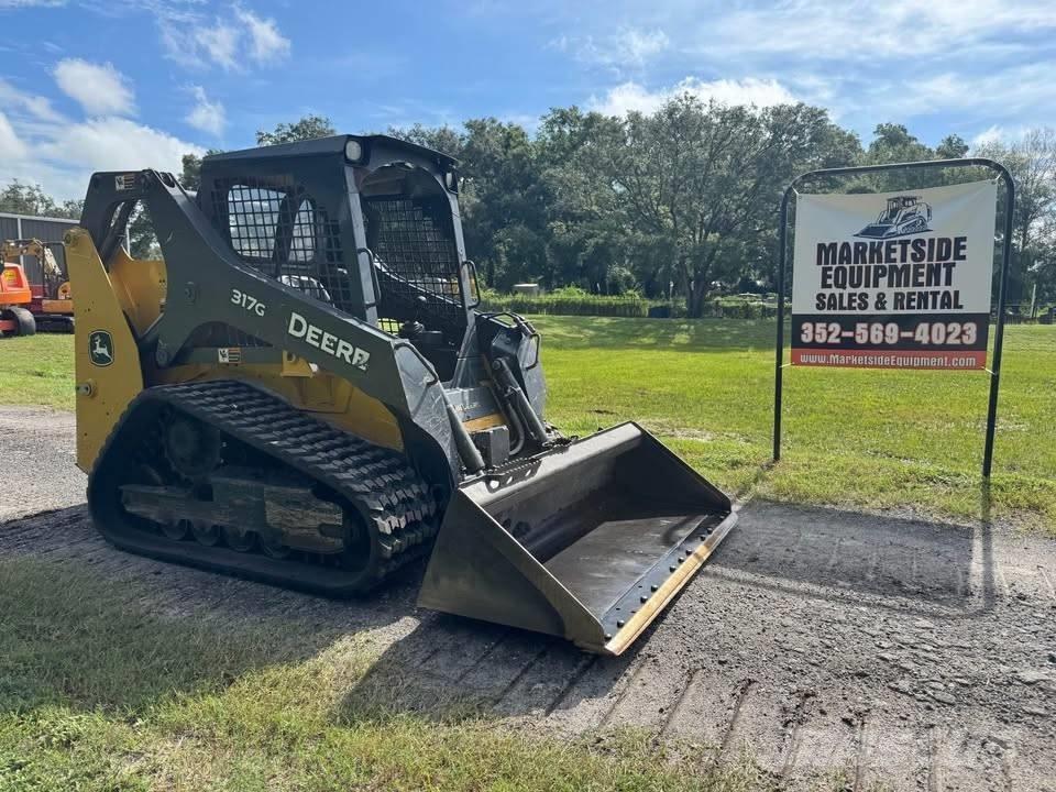 John Deere 317G Skid steer loaders