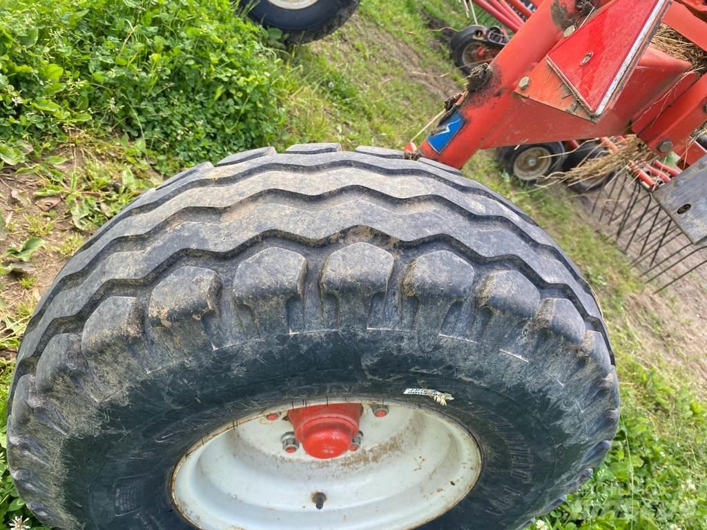 Kuhn GA 7301 Windrowers