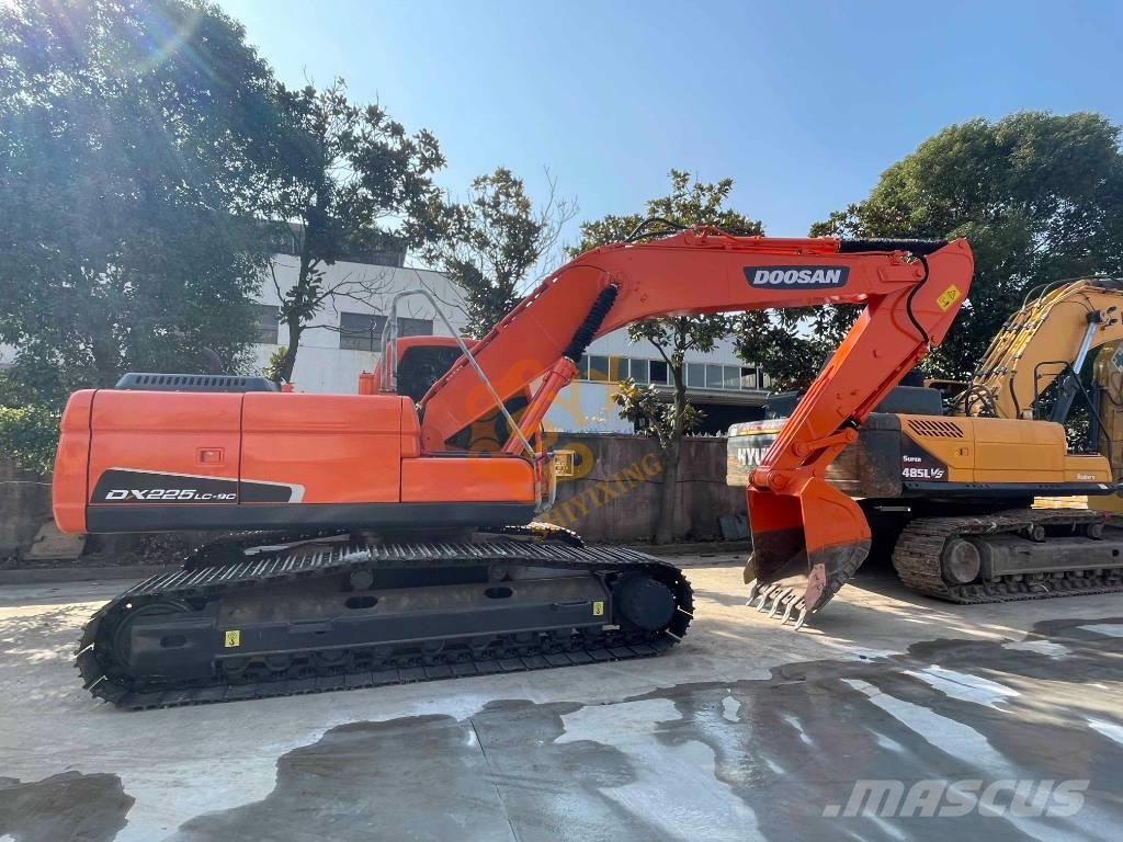 Doosan DX 225 LC Long reach excavators
