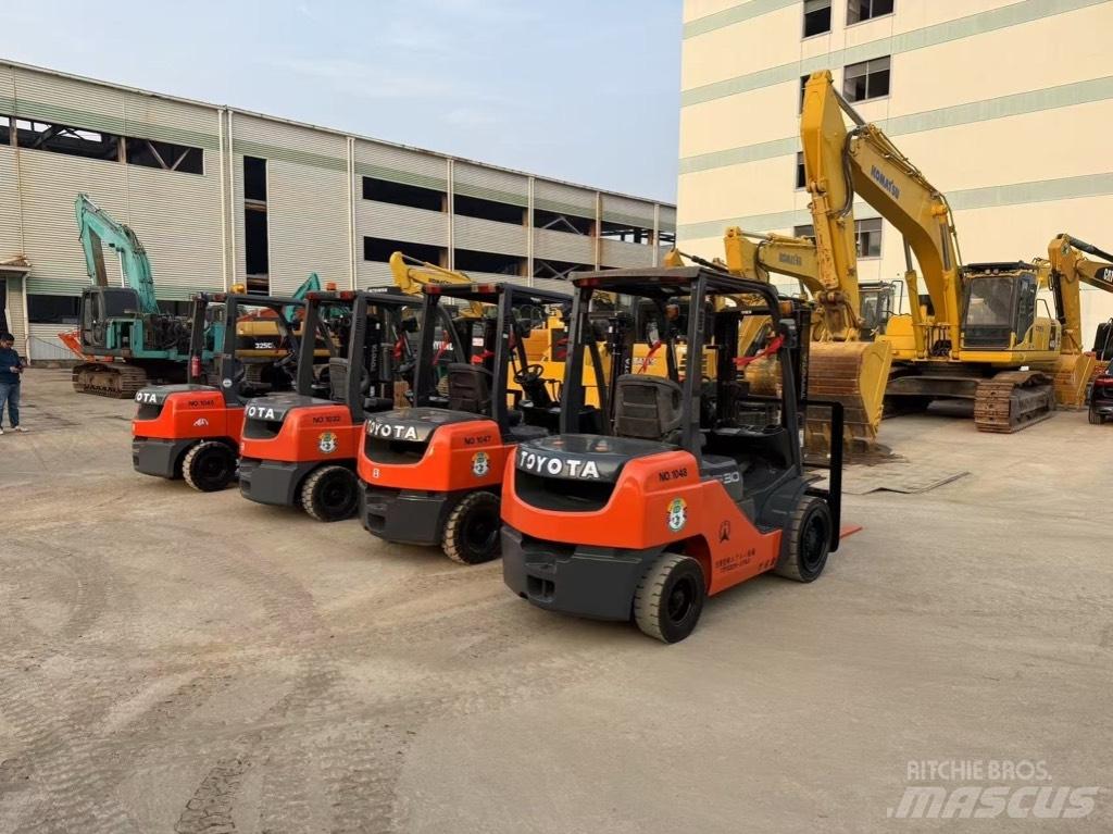 Toyota 8 FD 30 Diesel trucks
