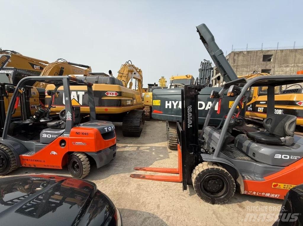 Toyota 8 FD 30 Diesel trucks