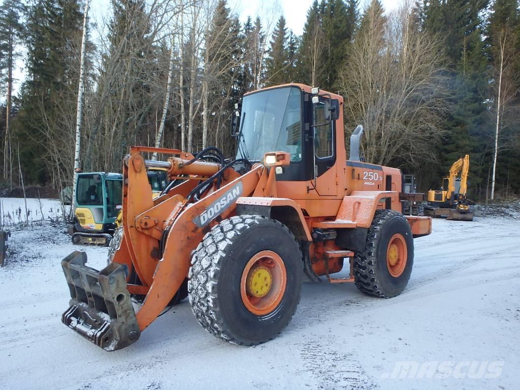 Daewoo Mega 250 4x4 Wheel loaders