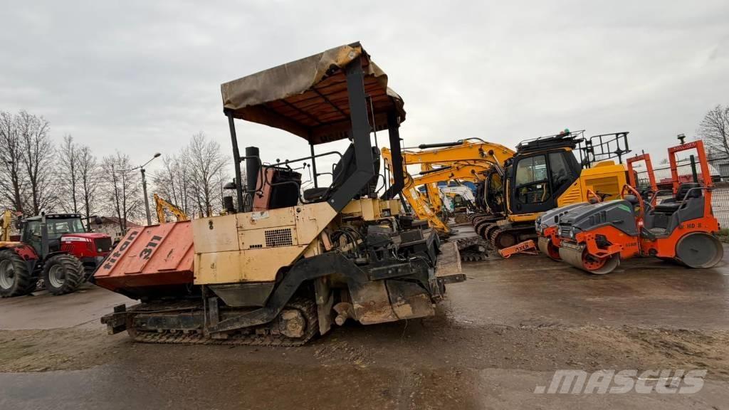 ABG Titan 311 Asphalt pavers