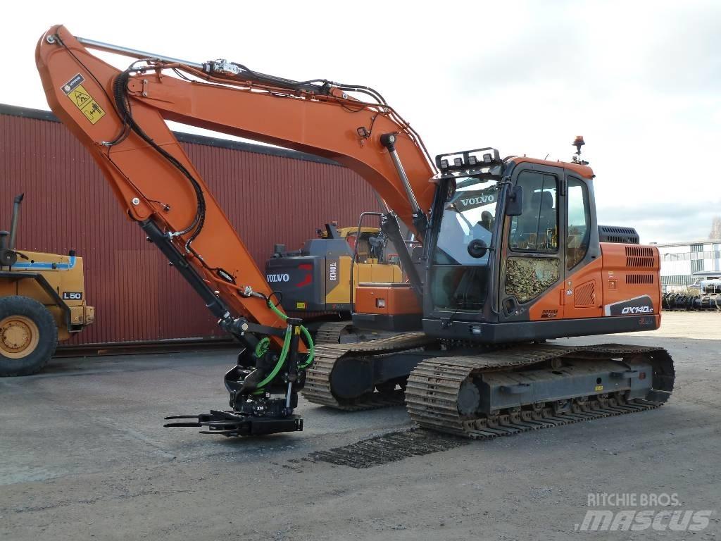 Doosan DX140LC-5 Crawler excavators