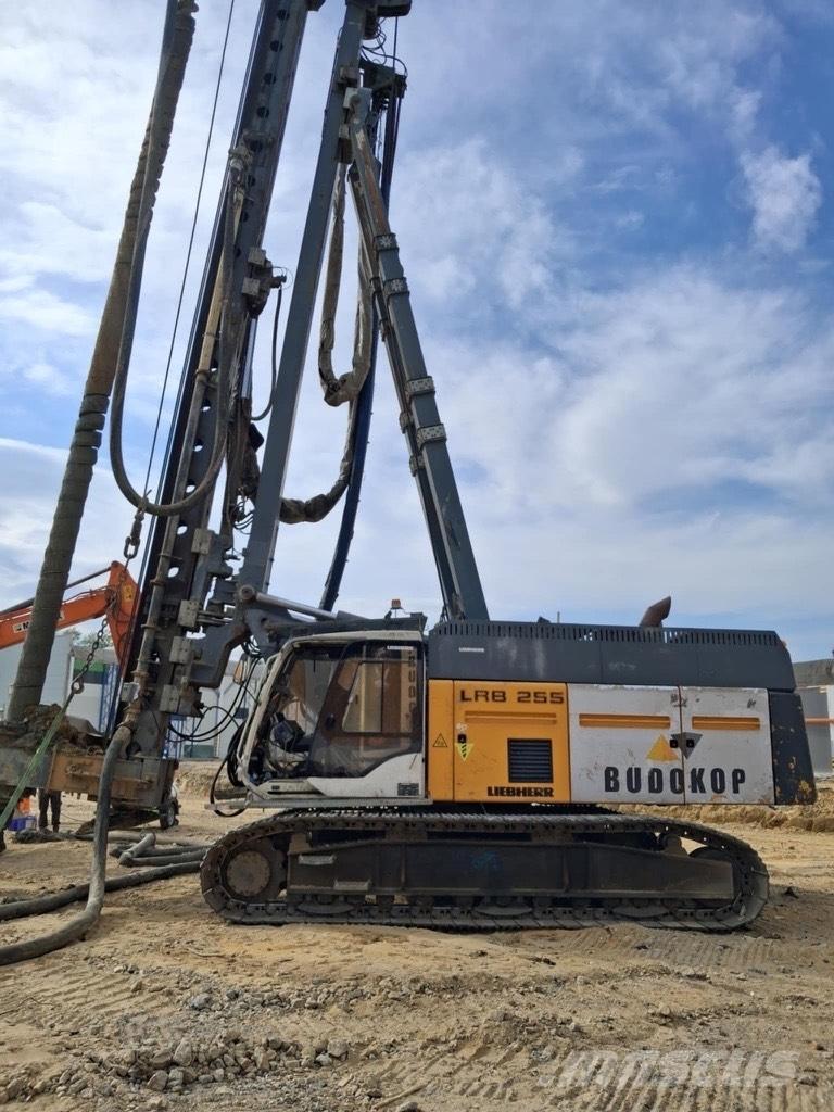 Liebherr LRB255 Drilling rigs