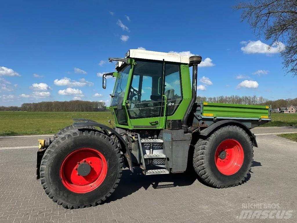 Fendt Xylon 520 Tractors