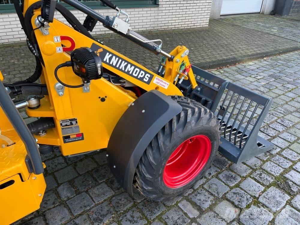 Knikmops 140 Telescopic wheel loaders