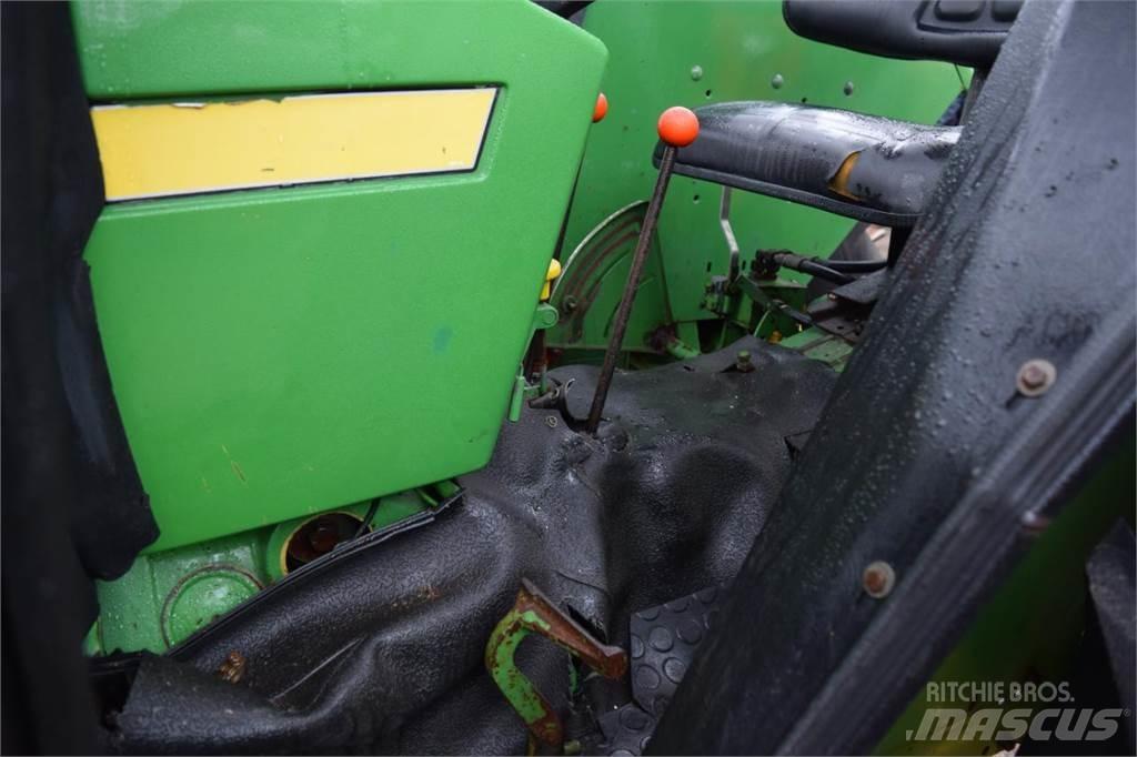 John Deere 1640 Tractors