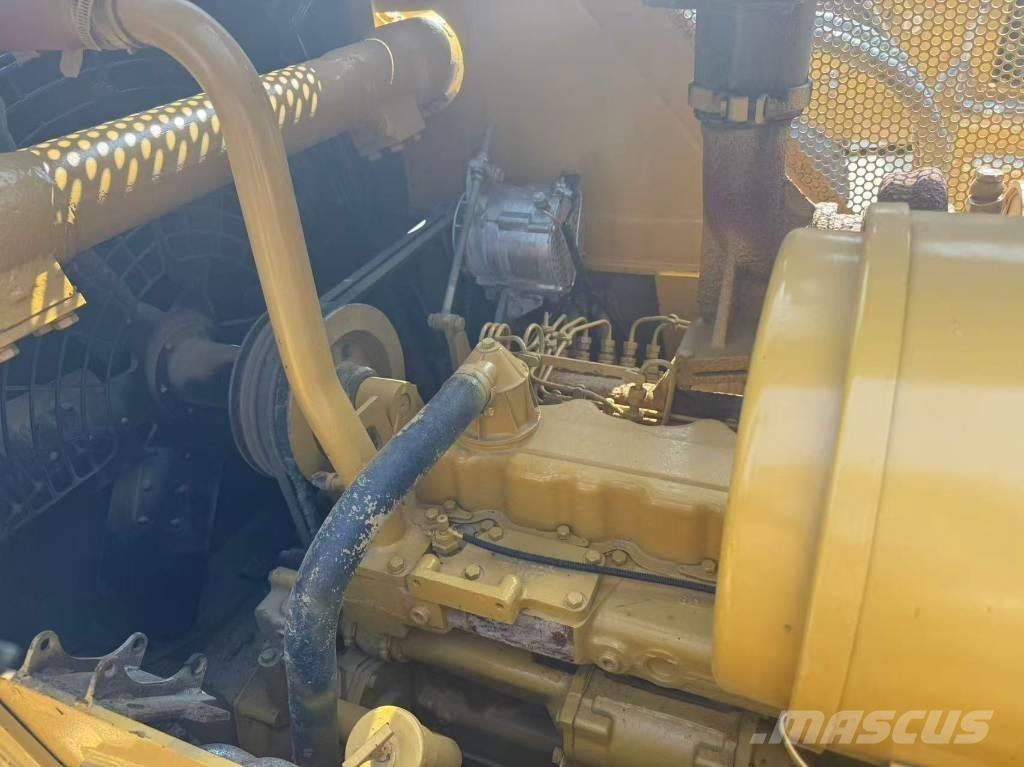CAT D 6 G Crawler dozers