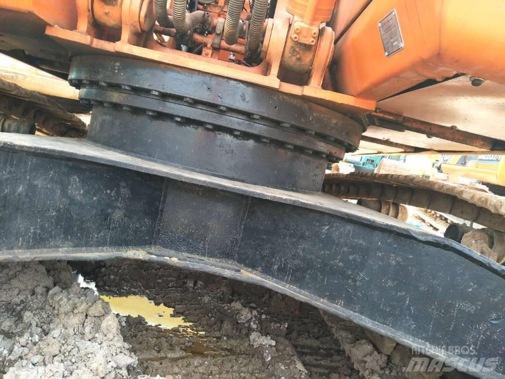 Doosan 225 Crawler excavators