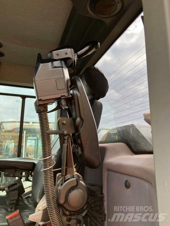 Liebherr L 566 Wheel loaders