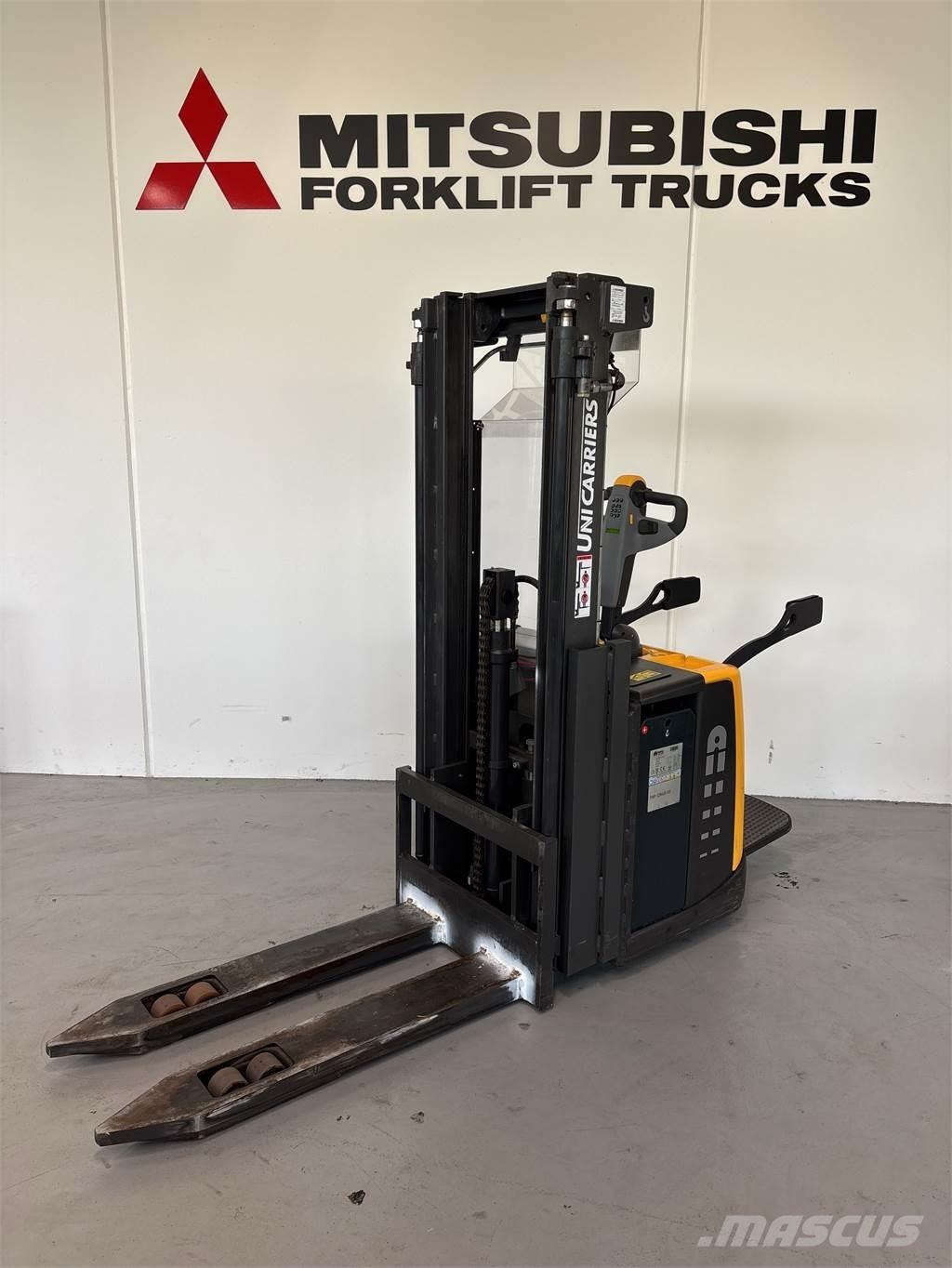 Atlet PSP160 Self propelled stackers