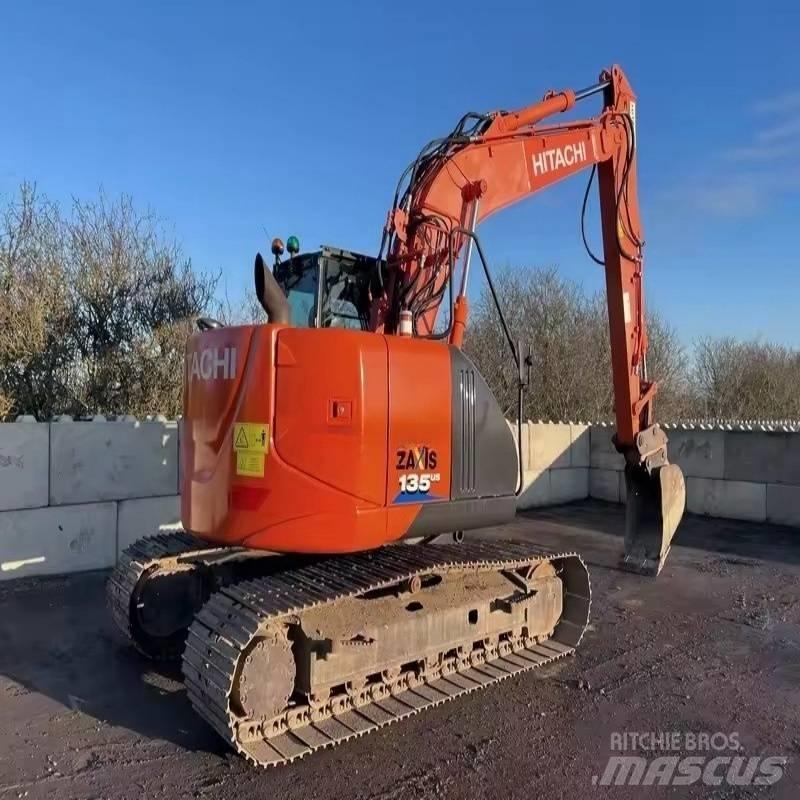 Hitachi ZX 135 Crawler excavators