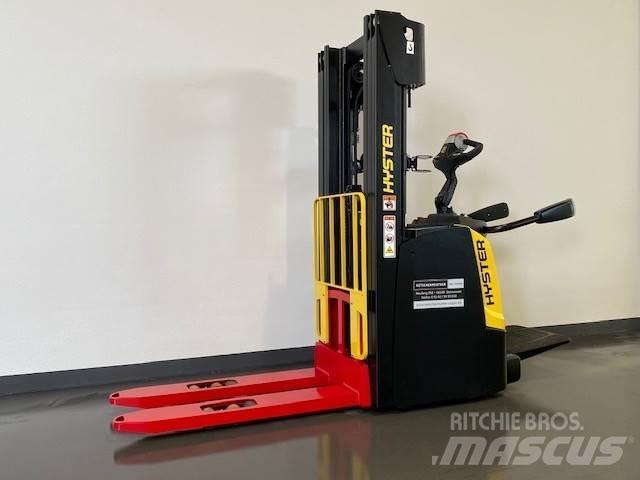 Hyster S1.2S Pedestrian stacker
