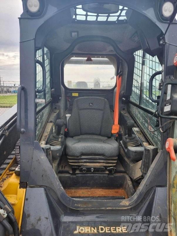 John Deere 333G Skid steer loaders