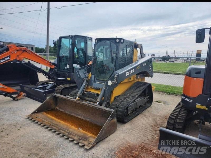 John Deere 333G Skid steer loaders