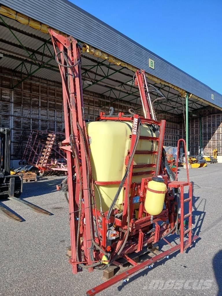 Hardi Master 1200 Mounted sprayers