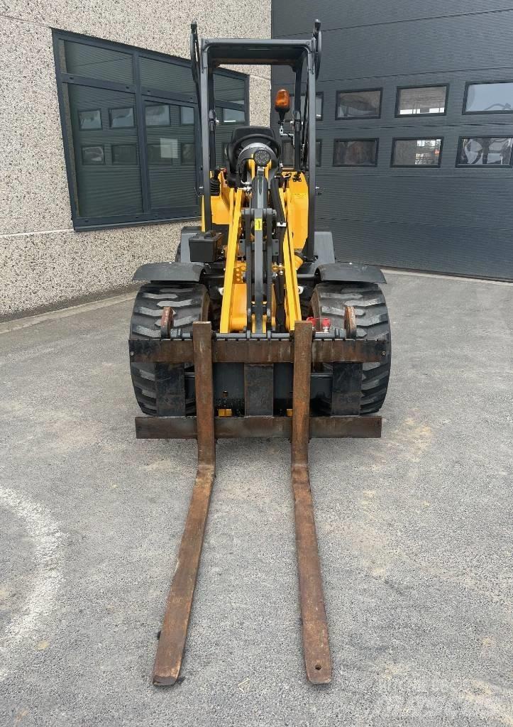 Schäffer 2445S Mini loaders