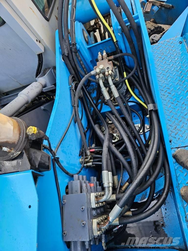 Fuchs MHL 320 D Waste / industry handlers