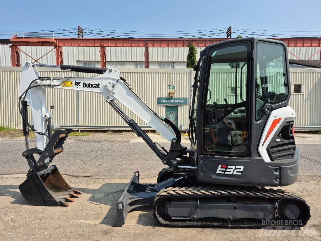 Bobcat E 32i Crawler excavators