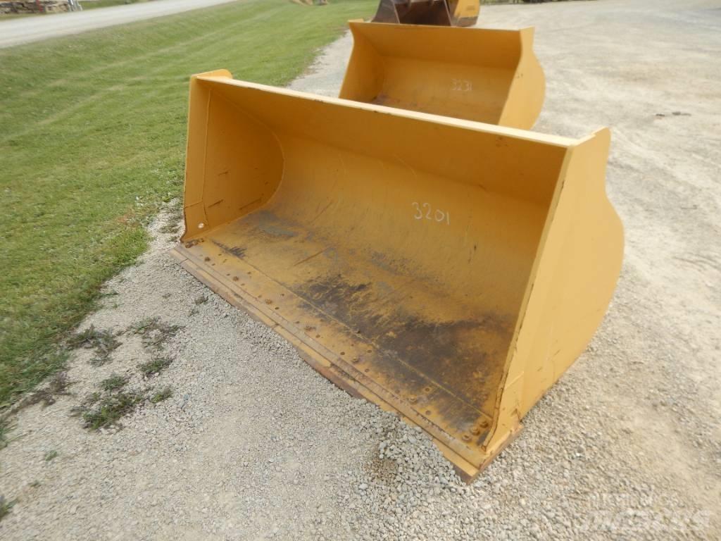 John Deere AT340424 Buckets