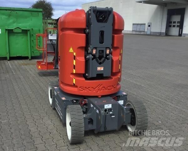 SkyJack SJ30 ARJE Articulated boom lifts