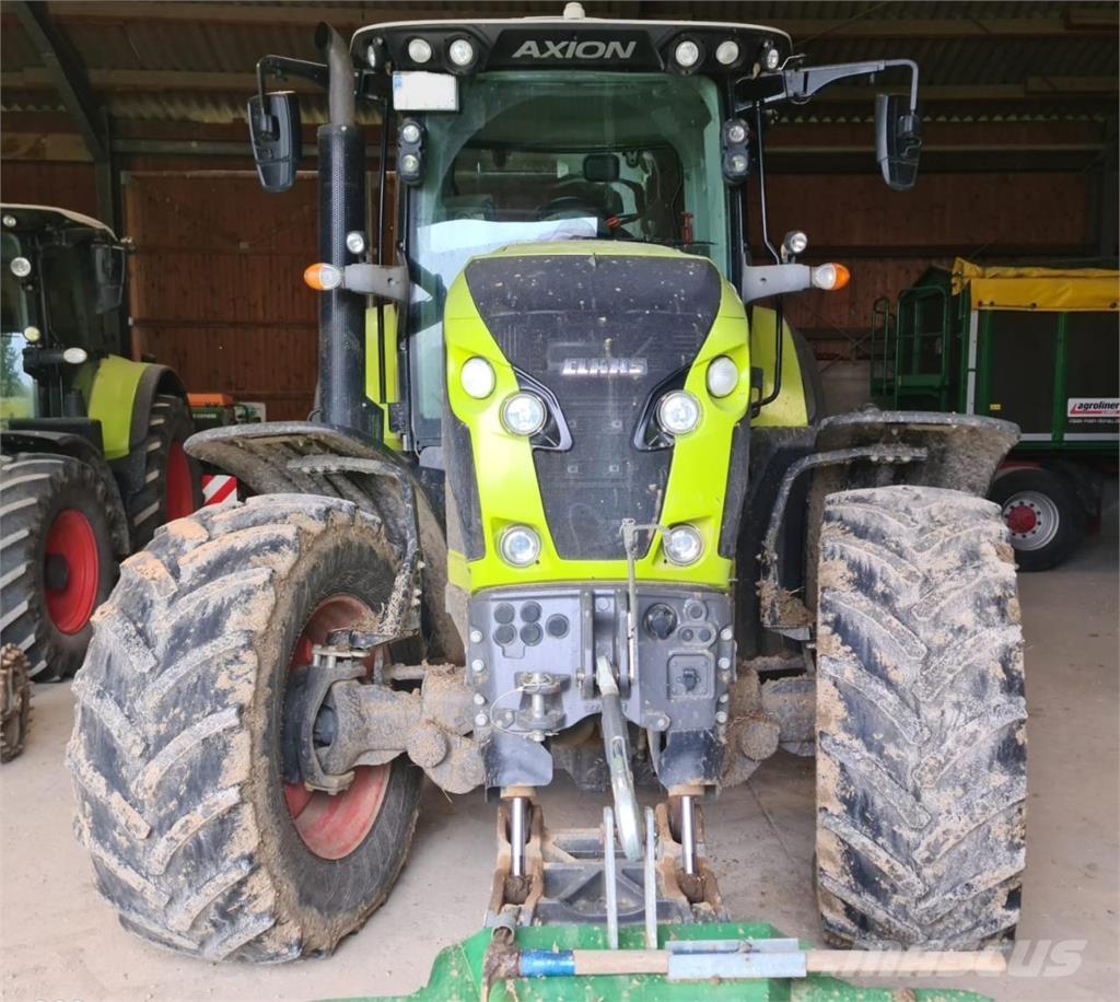 CLAAS Axion 810 Tractors