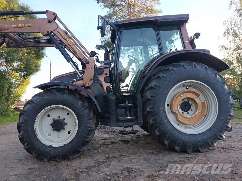 Valtra N 141 Tractors