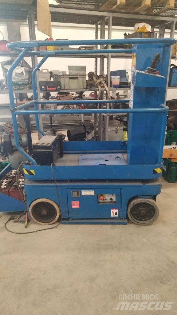 UpRight TM12 Scissor lifts