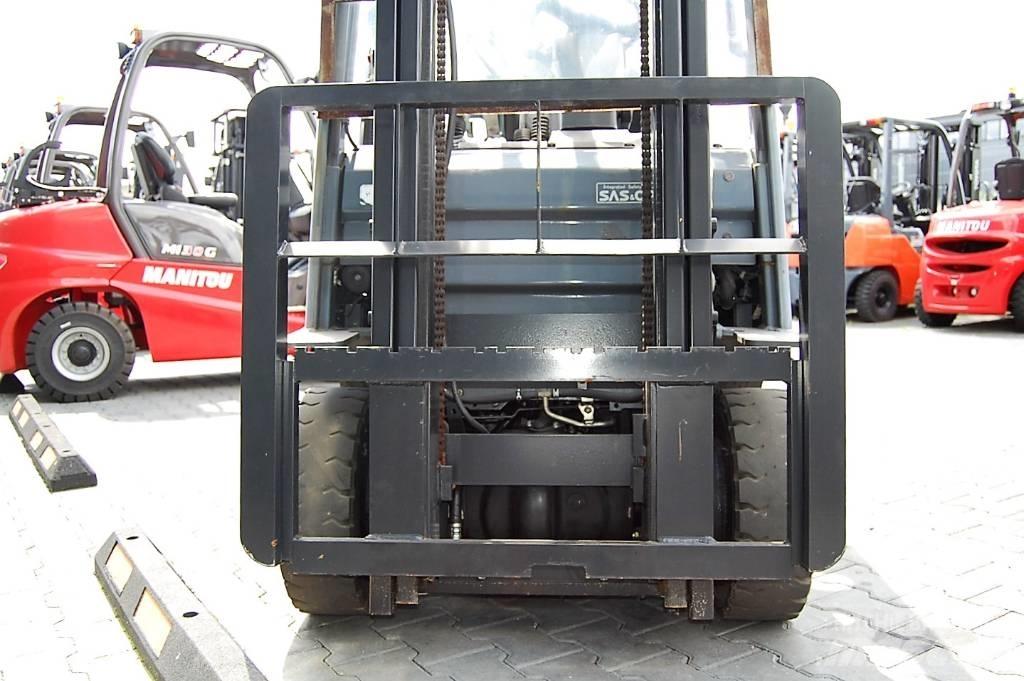 Toyota 8FGL10 LPG trucks