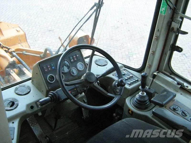 Hyundai HL740-3 Wheel loaders