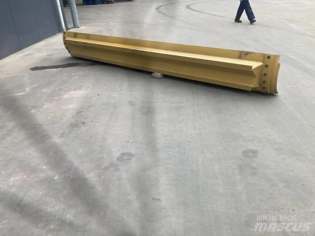 CAT 140M3 Moldboard Blades