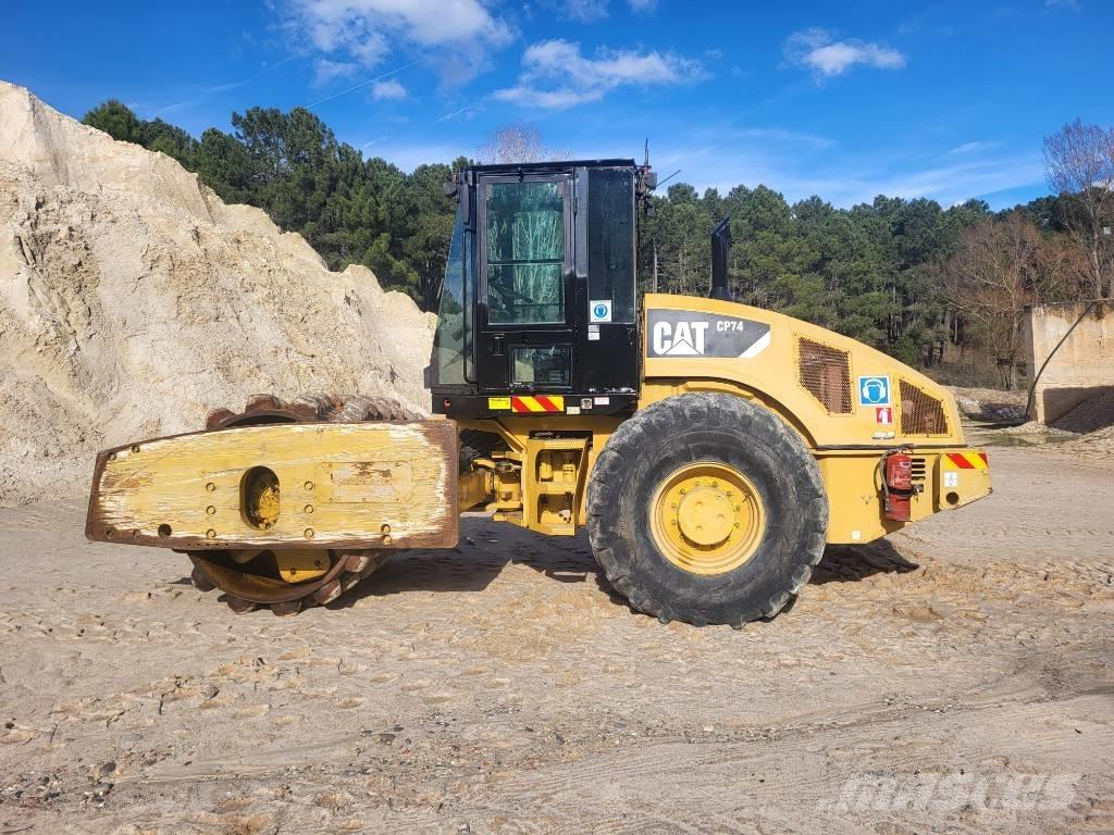 CAT CP74 Single drum rollers