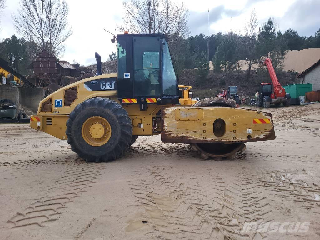 CAT CP74 Single drum rollers