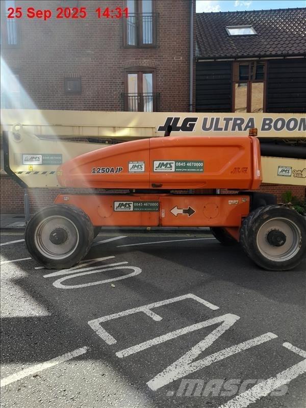 JLG 1250 AJP Articulated boom lifts
