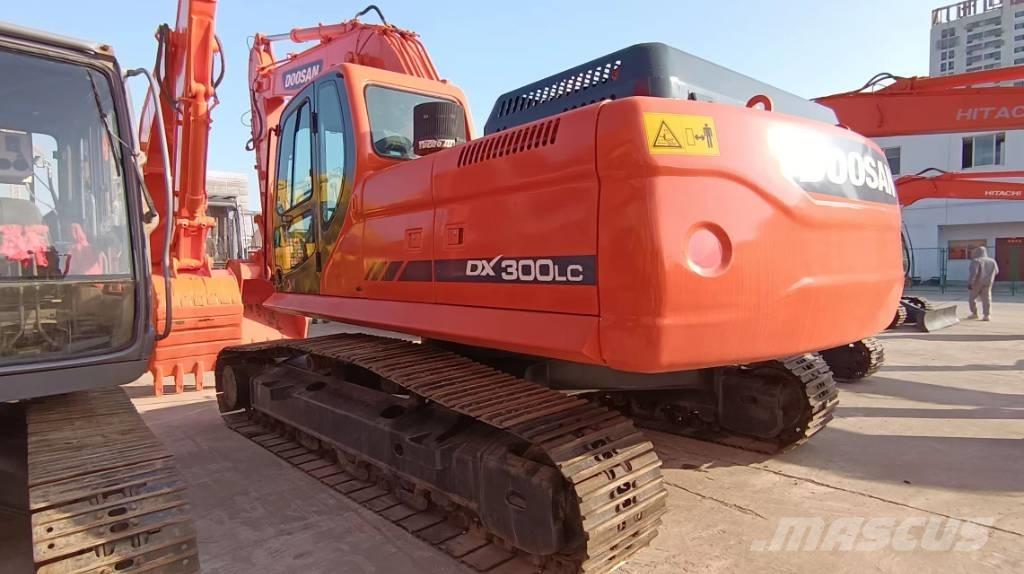 Doosan DX 300 LC Crawler excavators