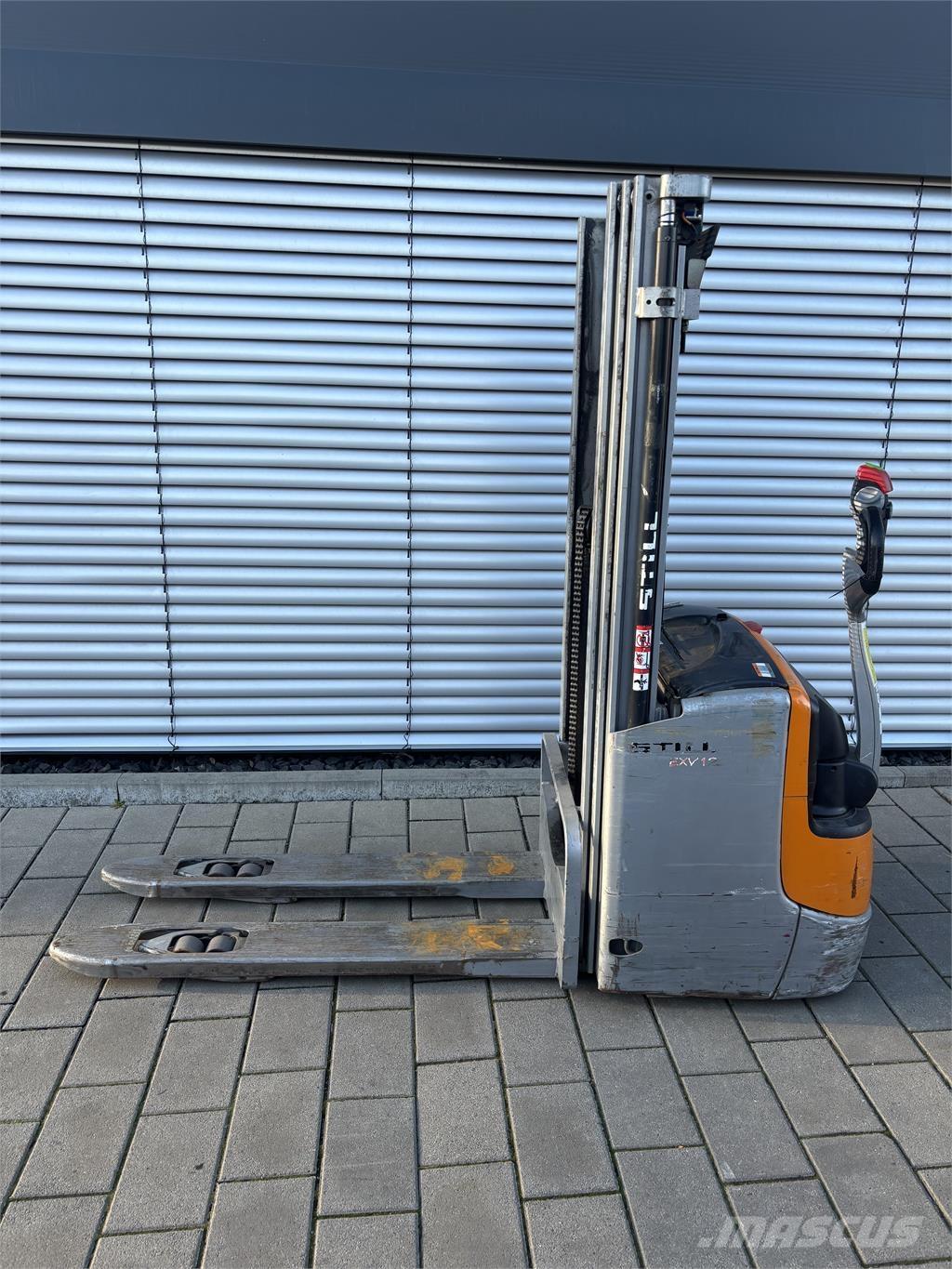 Still EXV 12i Self propelled stackers