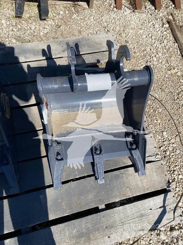 Hitachi 18 Buckets