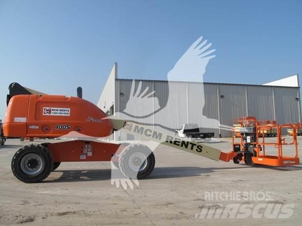 JLG 400S Telescopic boom lifts