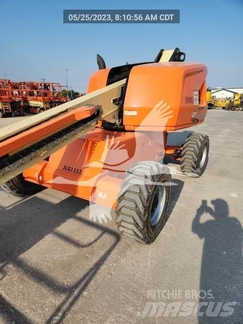 JLG 400S Telescopic boom lifts