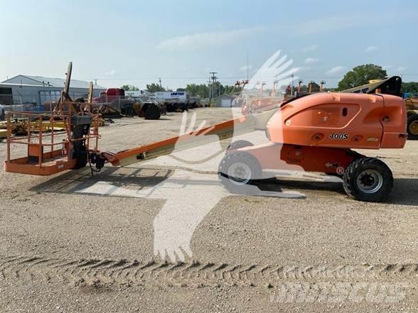 JLG 400S Telescopic boom lifts