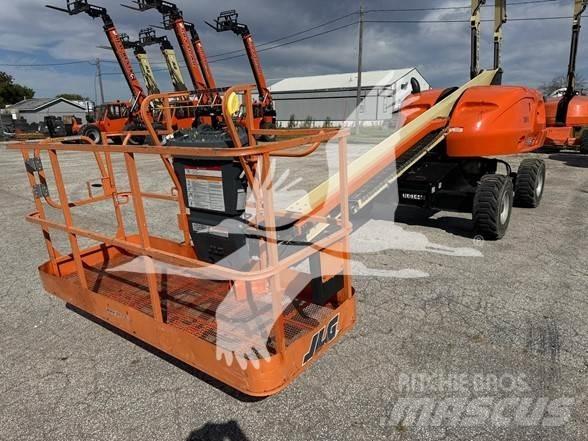 JLG 400S Telescopic boom lifts