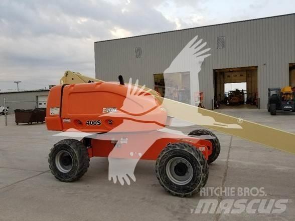 JLG 400S Telescopic boom lifts