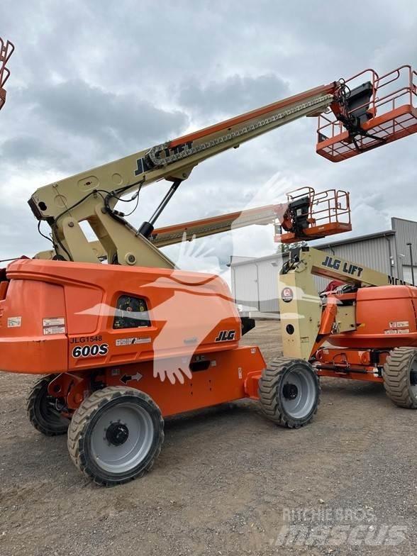 JLG 600S Telescopic boom lifts
