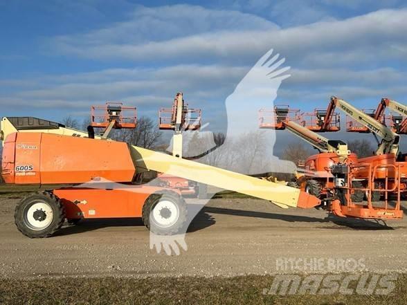 JLG 600S Telescopic boom lifts