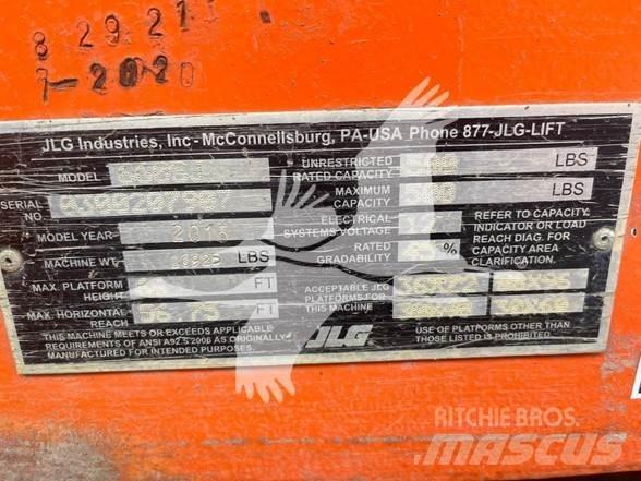 JLG 660SJ Telescopic boom lifts