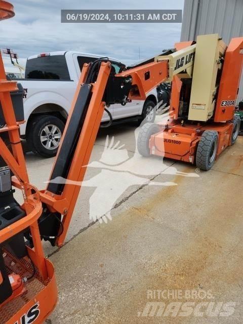 JLG E300AJP Articulated boom lifts