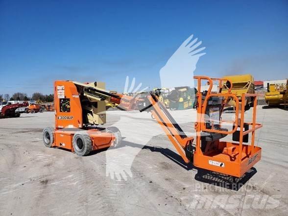 JLG E300AJP Articulated boom lifts