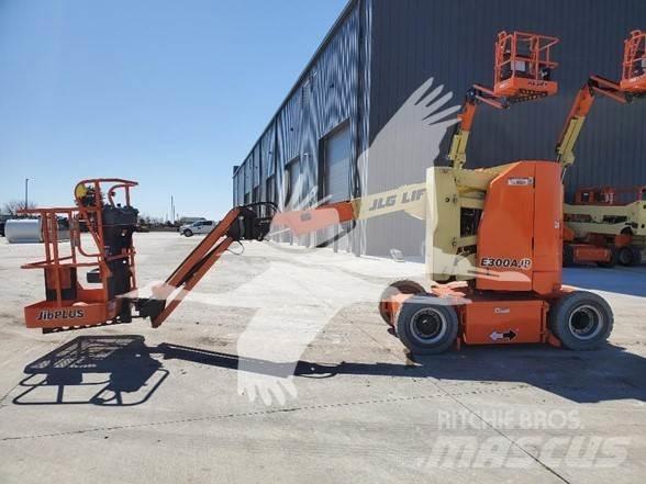 JLG E300AJP Articulated boom lifts